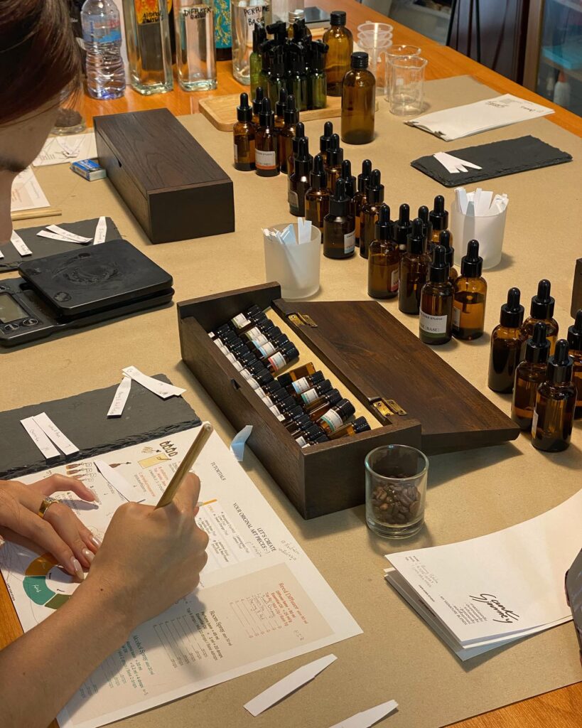 10 เวิร์กชอป มิถุนายน 2568 | Scent Journey ปรุงกลิ่นก้านหอม รูมสเปรย์